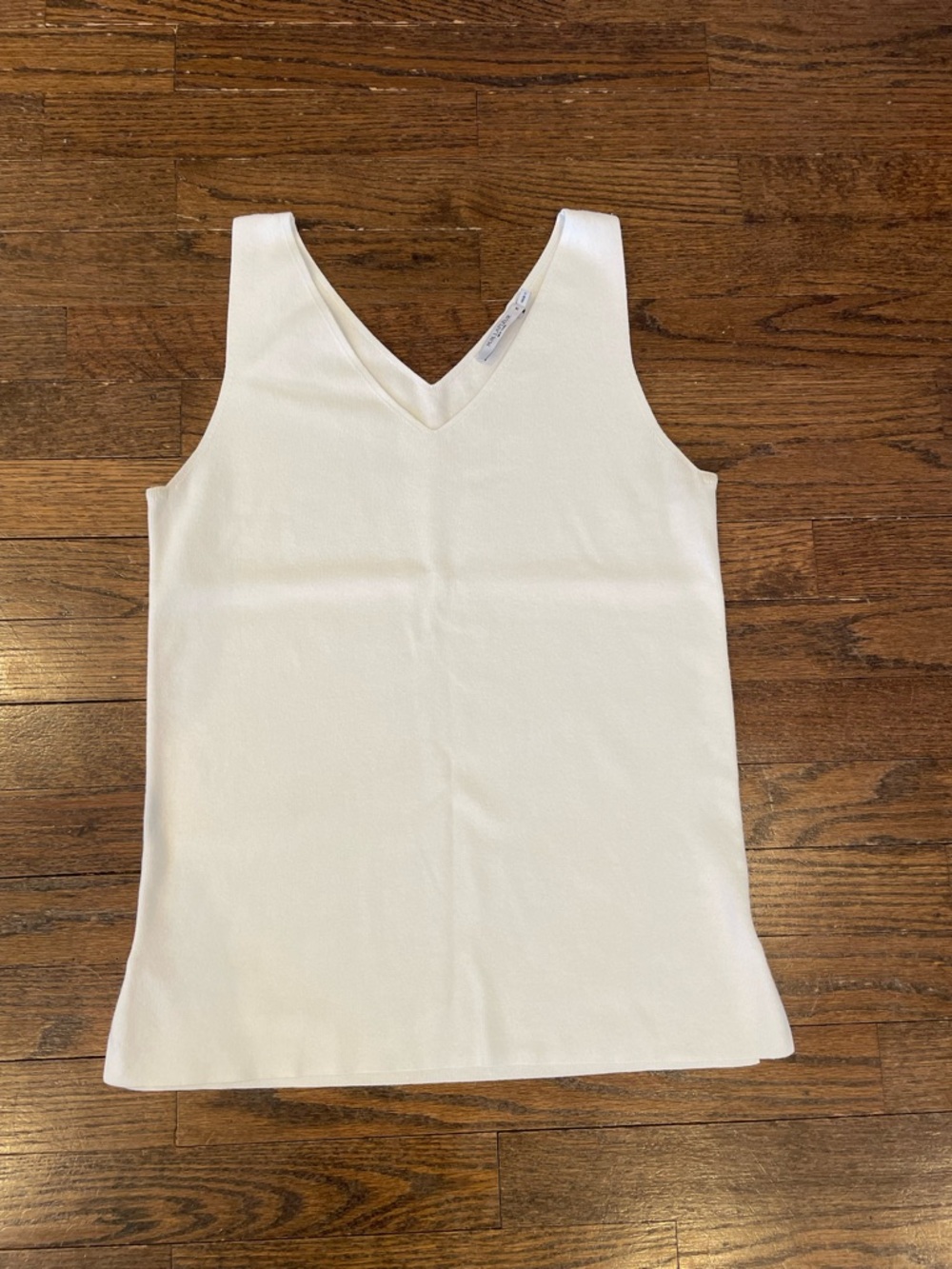 MM Lafleur White V-Neck Knit Sleeveless Top